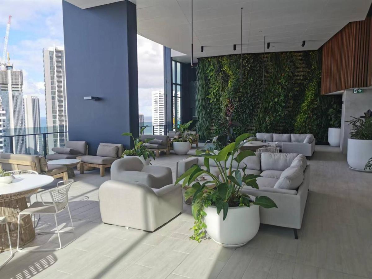 2 Bedroom Luxurious Family Apartment On 40Th Floor With Amazing Ocean Coastline Broadbeach Gold Coast Gc40 Exteriör bild